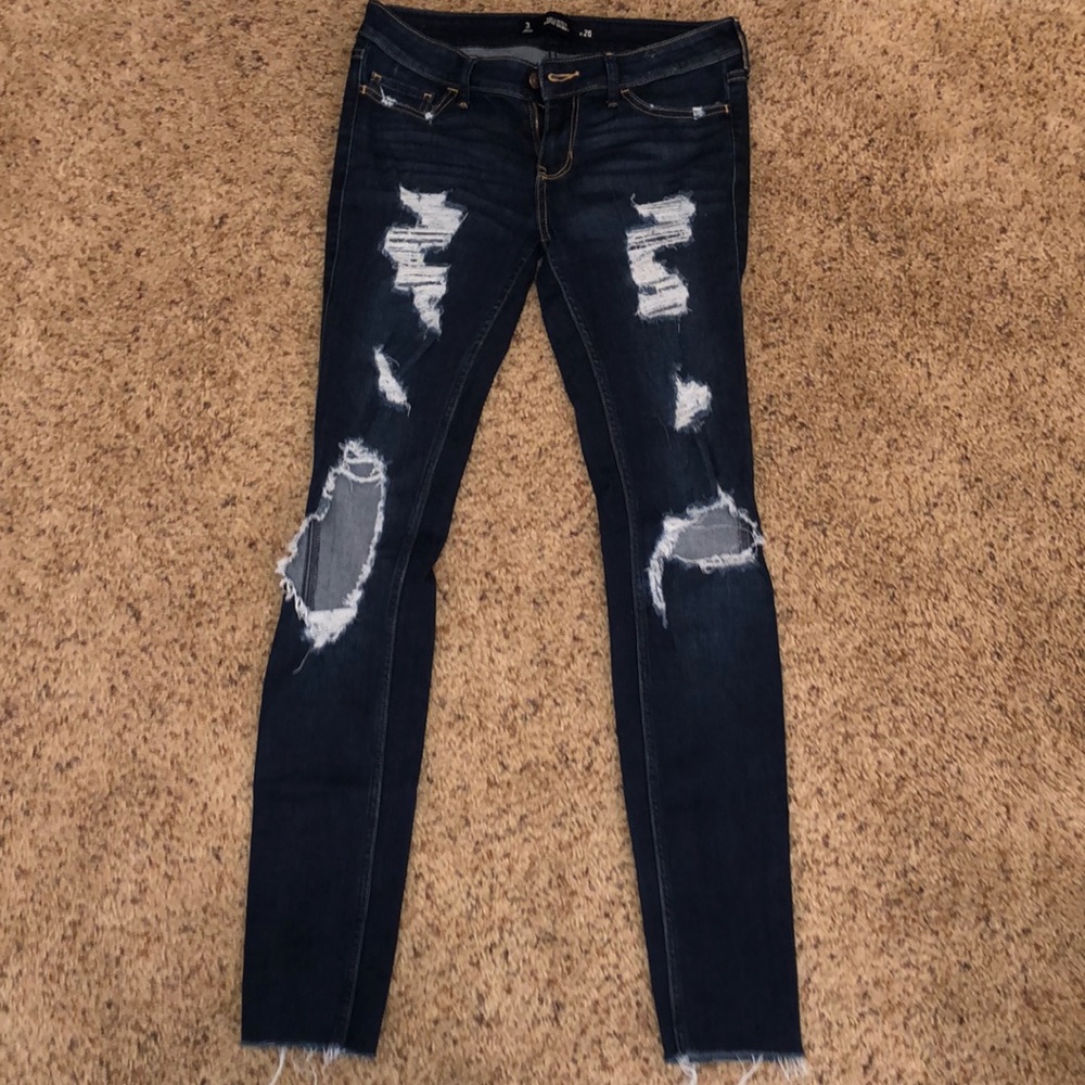 Distressed Hollister size 3
